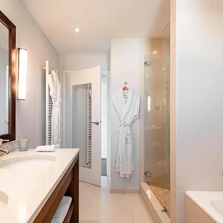 Anne De Bretagne فندق 4*