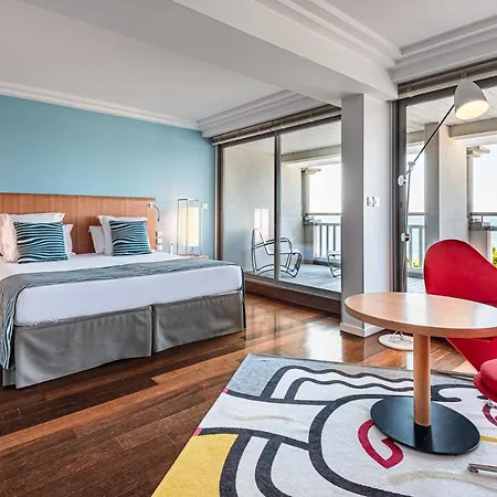 Hotel Anne De Bretagne 4*