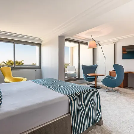 Anne De Bretagne Otel 4*