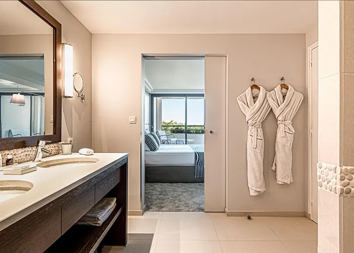 Anne De Bretagne Otel