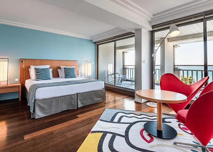 Hotel Anne De Bretagne 4*