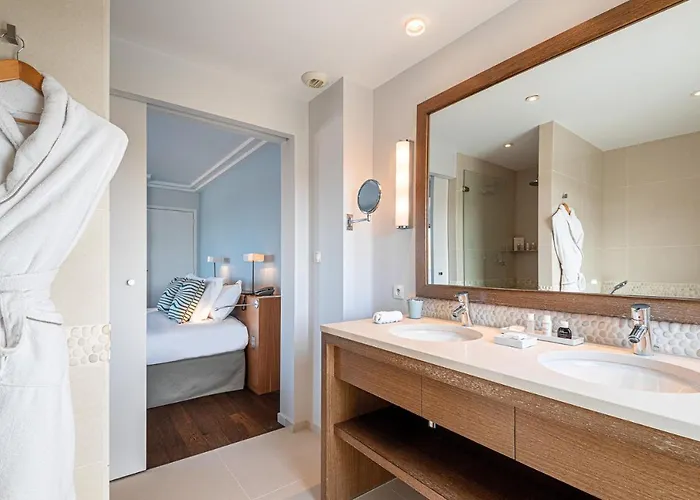 Anne De Bretagne 4* 프레파이유