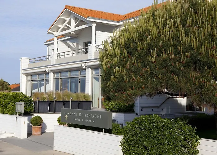 Anne De Bretagne 4*